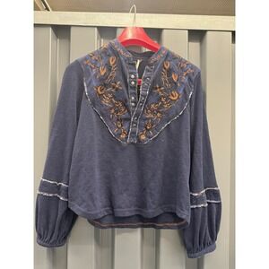 Free People Sz XS Blue Sundance Kid Embroidered Henley Top
